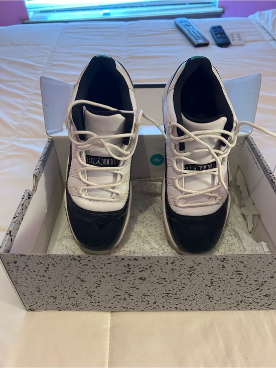 Nike Shoes - LOW TOP JORDAN WHITE, VERY DARK GREEN THAT LOOKS BLACK 7 YOUTH(BIG KID) Woman 9